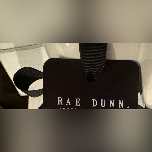 Rae Dunn/Disney Alice in Wonderland Mug with Black Tag - Picture 2 of 4